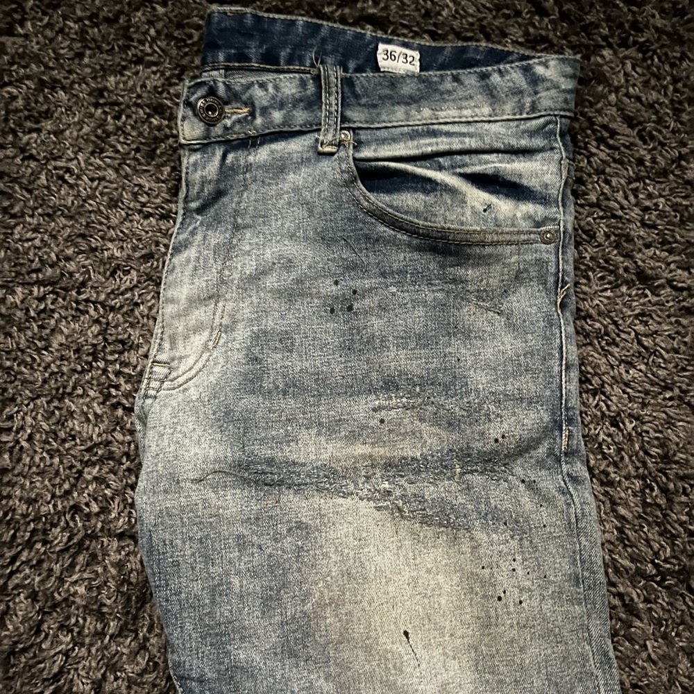 SmokeRise Distressed Jeans
